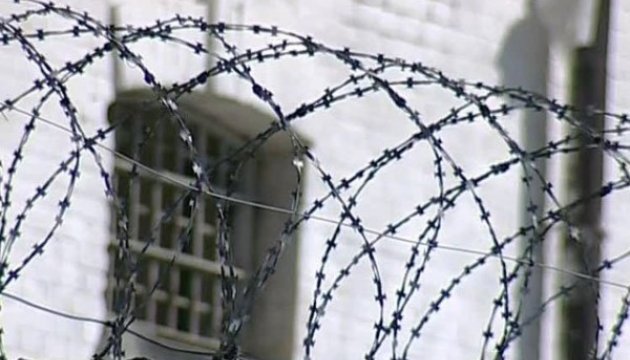 У Франківську засудили чоловіка, який склом порізав обличчя свого батька
