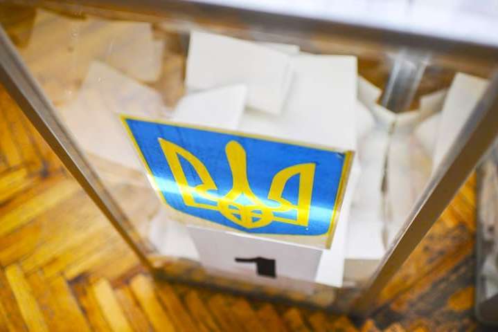 Добродомов знявся на користь Гриценка, а Мураєв – для перемоги Вілкула