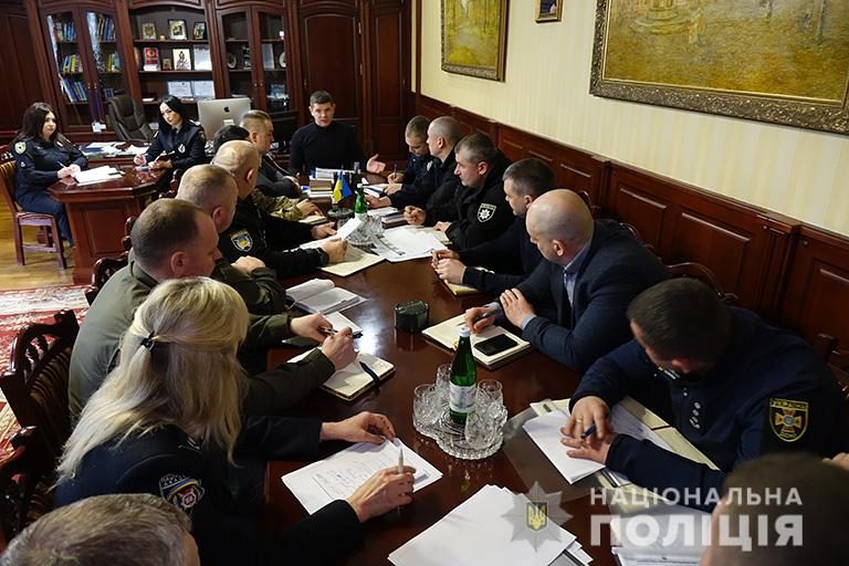 Понад 2000 прикарпатських правоохоронців слідкуватимуть за публічним порядком на виборах (ФОТО)