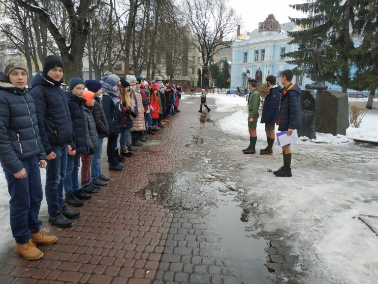 Для франківських пластунів влаштували інтелектуальні і спортивні забави, присвячені річниці бою під Крутами
