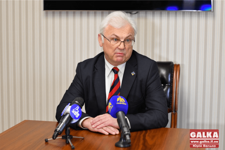 Франківцям розповіли, як екс-глава СБУ Ігор Смешко буде країну піднімати (ФОТО)