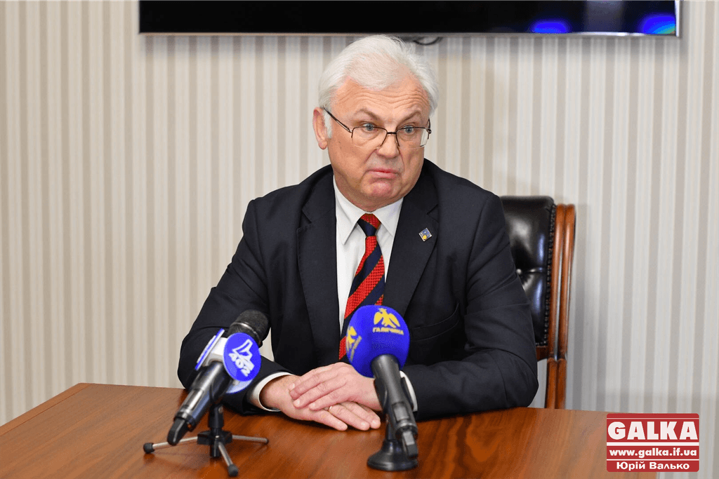 Франківцям розповіли, як екс-глава СБУ Ігор Смешко буде країну піднімати (ФОТО)