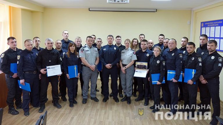 Канадські правоохоронці вчили прикарпатських колег діяти у кризових ситуаціях (ФОТО)