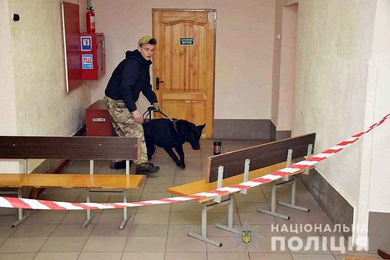 У франківському ліцеї сапери шукали “вибухівку” (ФОТО)