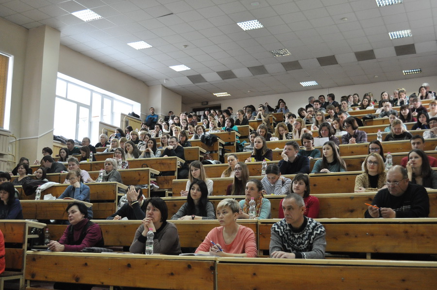 У Франківську лікарі зі всієї області обговорили проблеми хвороб дитячого віку (ФОТО)