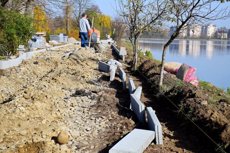 Замінили всі підрядні організації, – Марцінків про реконструкцію навколо міського озера