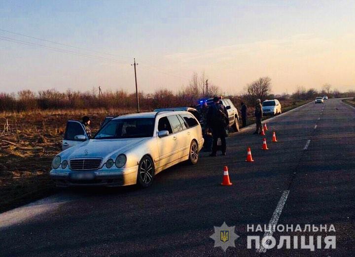 Прикарпатські поліцейські за «гарячими» слідами затримали викрадача чоловічої сумки (ФОТО)