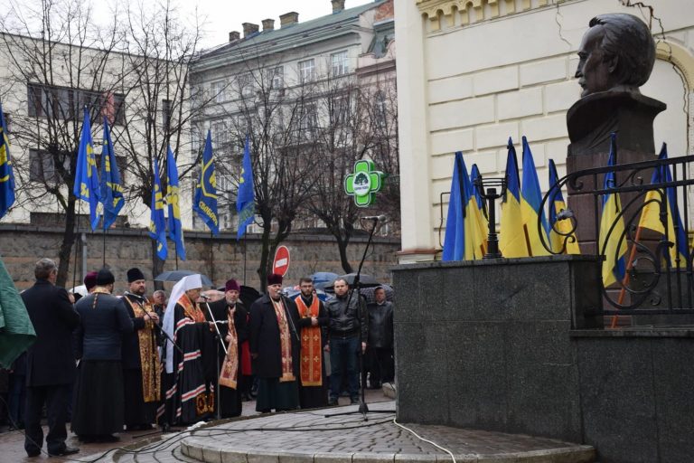 Франківську школу хочуть назвати ім’ям В’ячеслава Чорновола