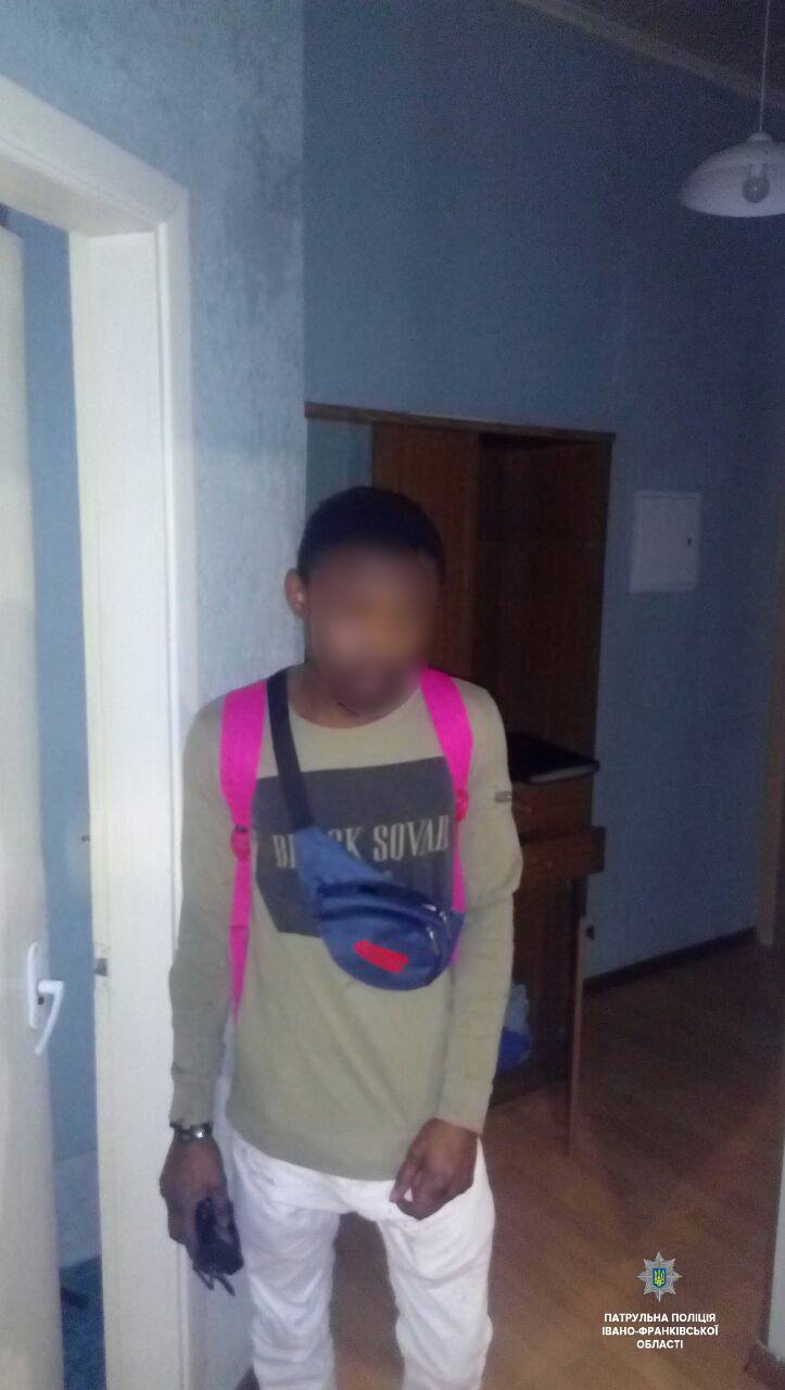 Вночі на Мазепи “гуділи” іноземці – один з них виявився нелегалом (ФОТОФАКТ)
