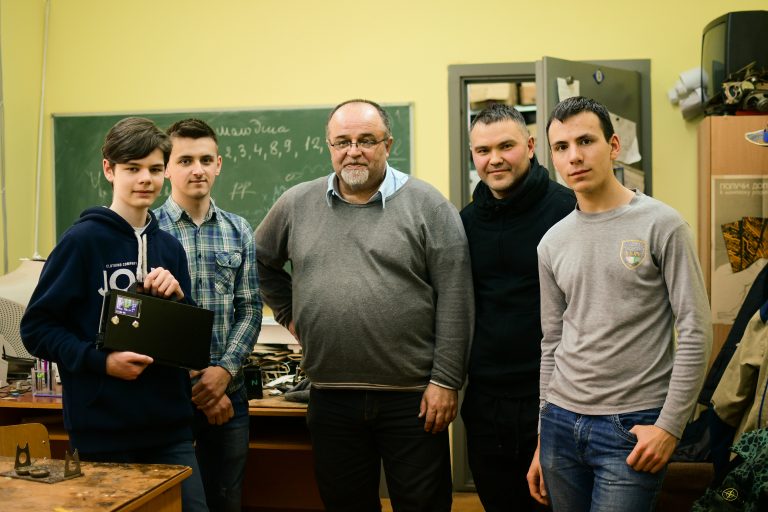 Українські інновації та євростандарти: як франківські підлітки моніторять, чим ми дихаємо (ФОТО)