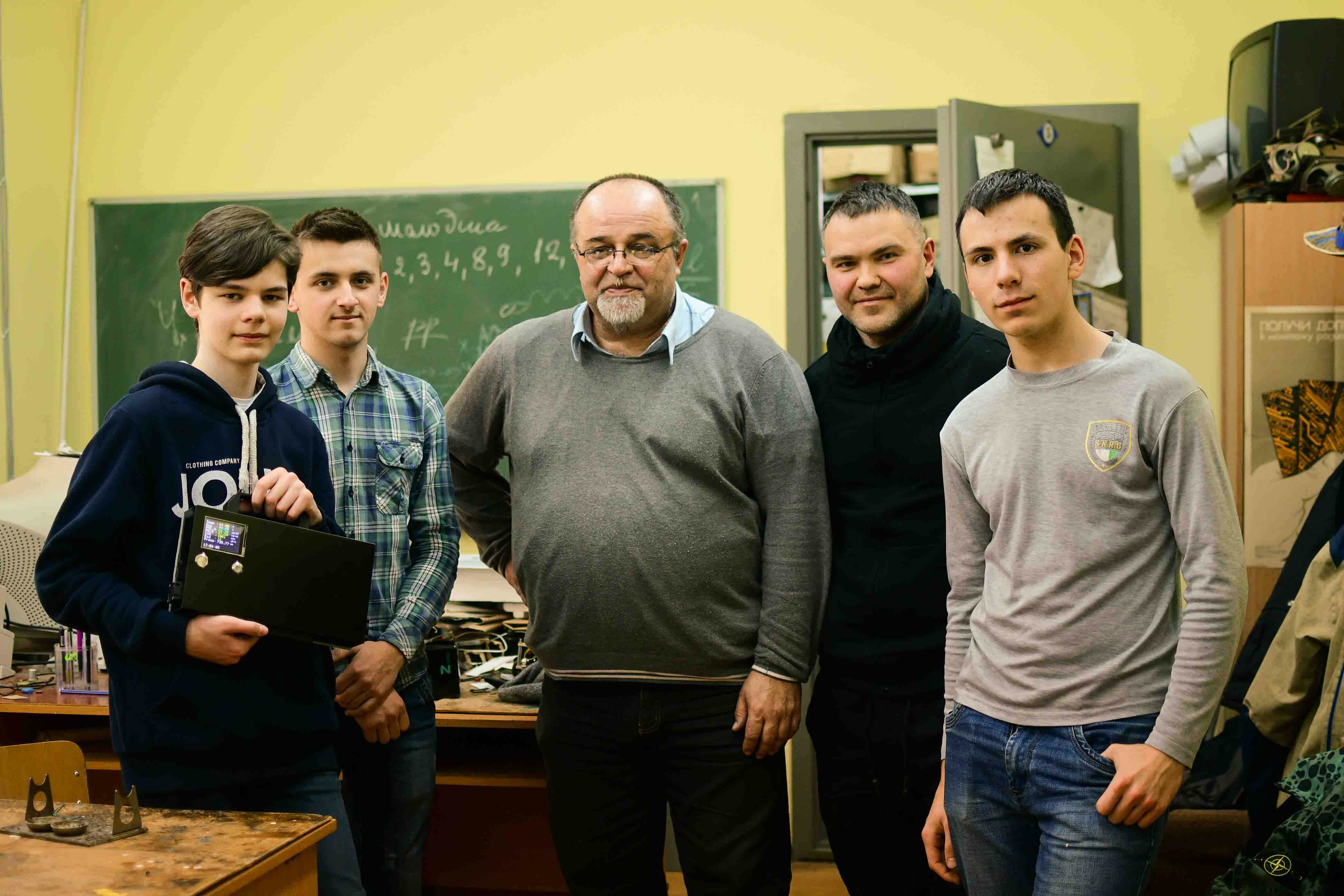 Українські інновації та євростандарти: як франківські підлітки моніторять, чим ми дихаємо (ФОТО)