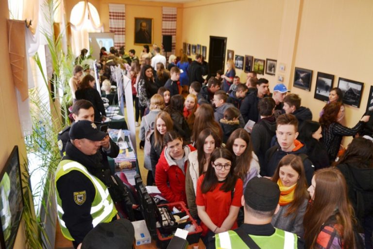 Школярам розповіли про затребувані професії на Прикарпатті (ФОТО)