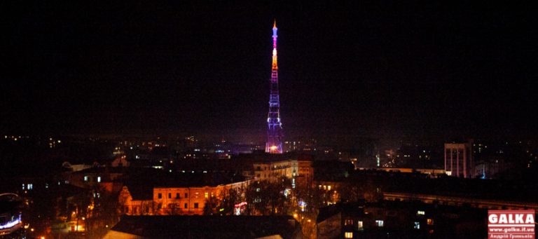 В Івано-Франківську п’яні студенти видерлися на телевежу (ФОТО)