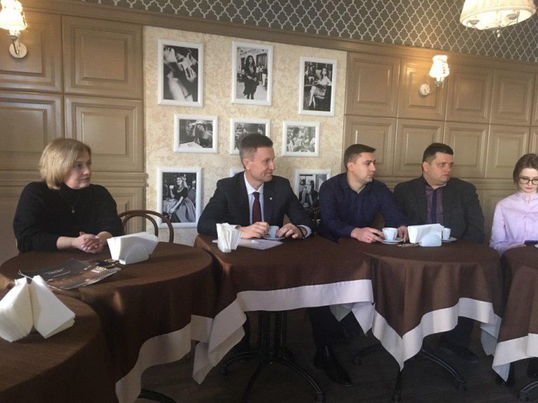 Наливайченко обговорив з прикарпатськими освітянами питання підтримки української мови та літератури на державному рівні (ФОТО)
