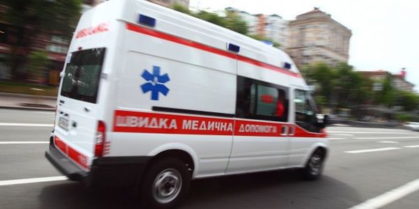 Лікар швидкої, якого поліція спіймала п’яним з колегами, написав заяву на звільнення