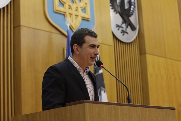 “Свободівці” хочуть купити лідеру франківських укропівців алкотестер