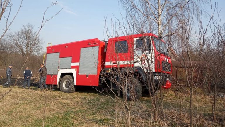 У Косові рятувальники витягували з прірви місцевого мешканця