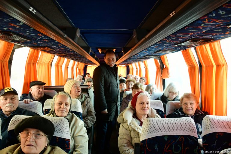 Чергова група пенсіонерів поїхала на оздоровлення у “Лімницю” (ФОТО)