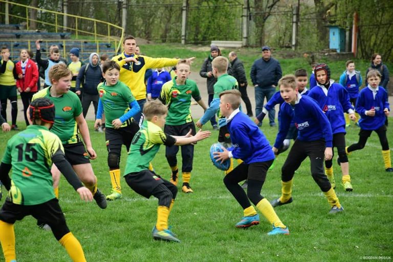 Як у Франківську юні регбісти з України та Литви змагаються за кубок міста (ФОТО)