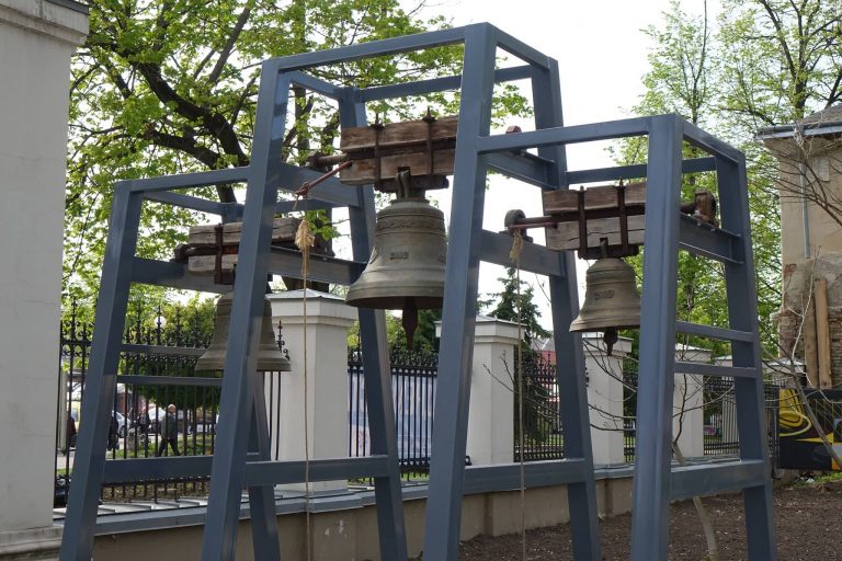 У палаці Потоцьких сьогодні кожен охочий може подзвонити у великодні дзвони (ФОТО)