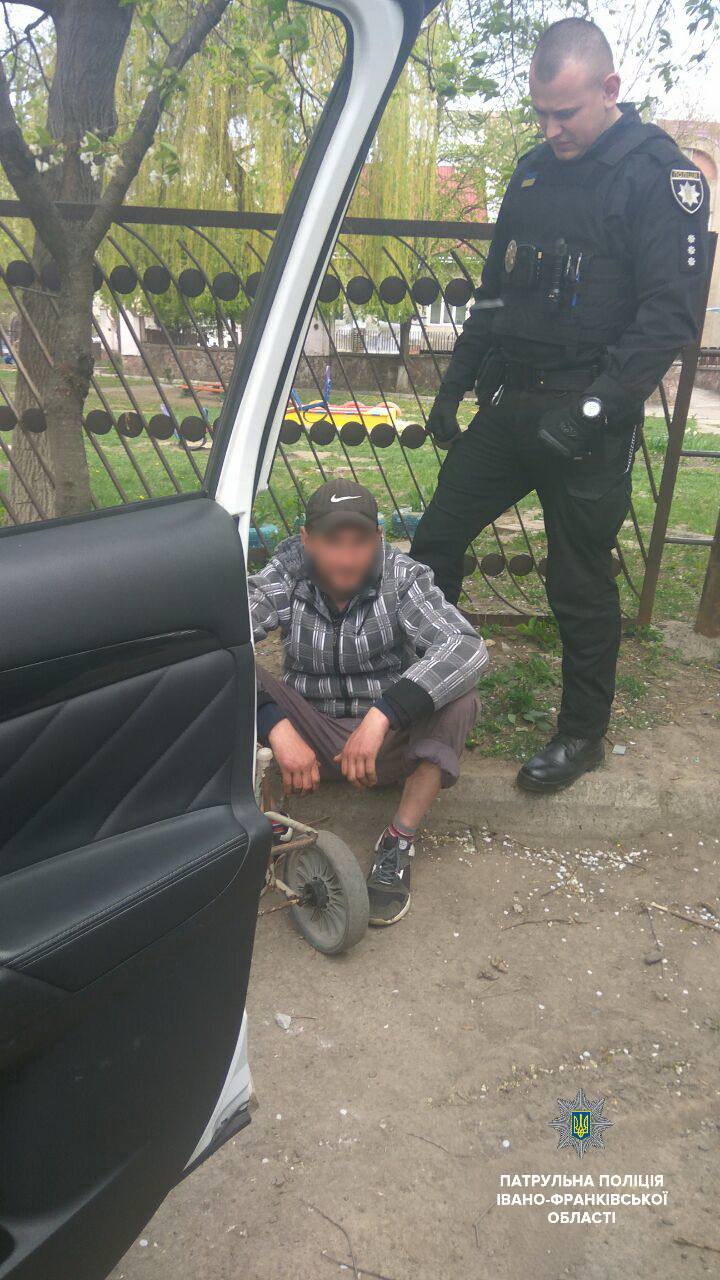 Впродовж дня в Івано-Франківську патрульні виявили двох осіб, які були у розшуку (ФОТО)