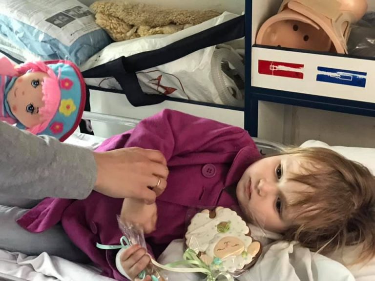 Дворічній дівчинці з Прикарпаття потрібна допомога у боротьбі з раком