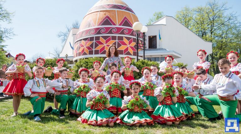 Прикарпатців кличуть на всеукраїнський фольклорний фестиваль “Писанка” (ПРОГРАМА)