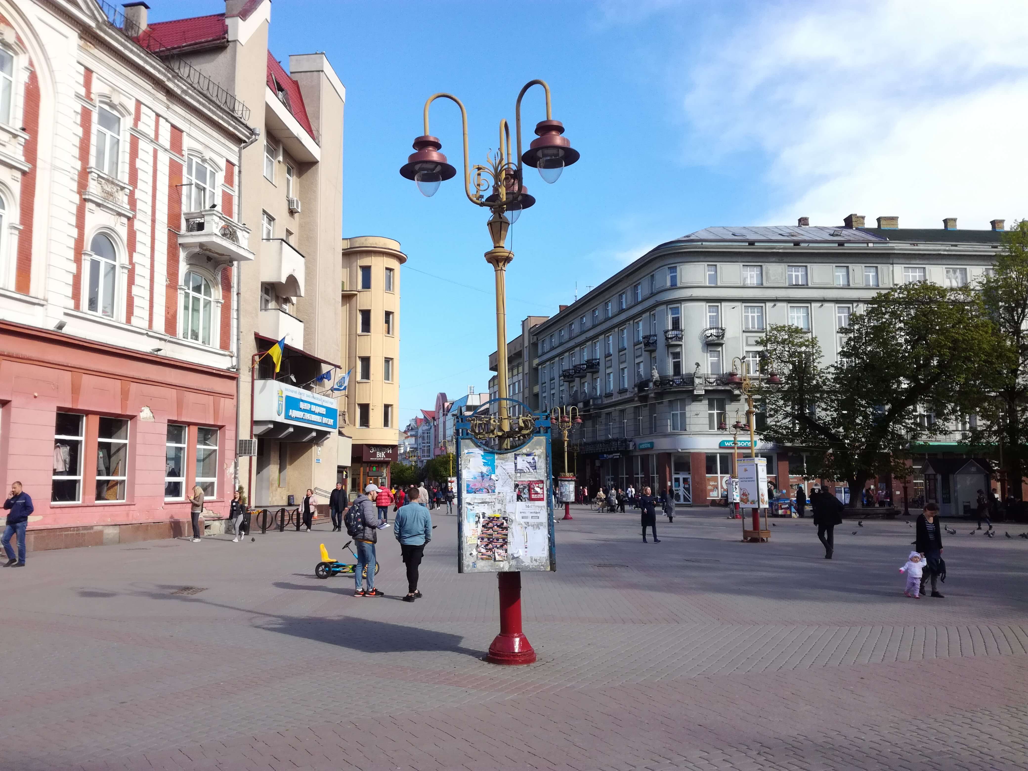 Тотальне очищення: Івано-Франківськ звільнять від 109 рекламних конструкцій