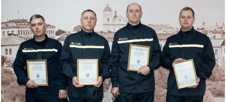 У Франківську нагородили пожежників, котрі врятували 48 людей (ФОТО)