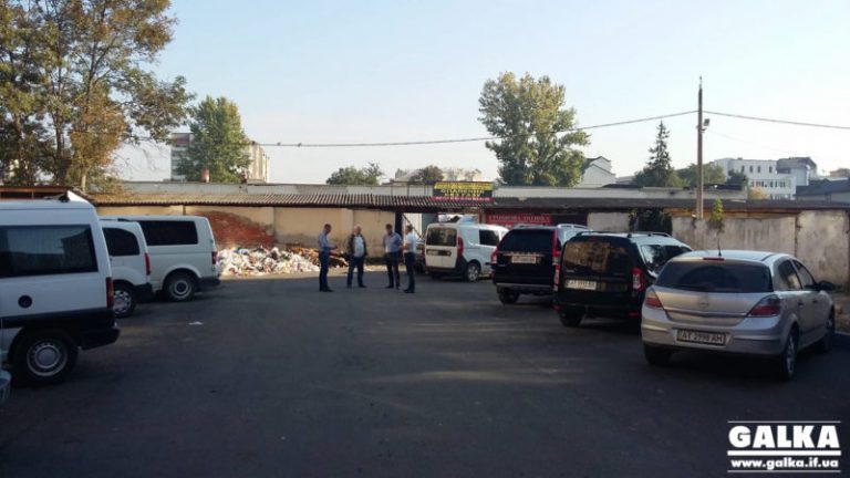 Чотири смуги, велодоріжки та тролейбусна лінія: франківцям розповіли про з’єднання бульварів