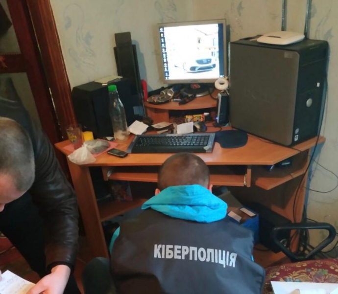 Кіберполіція викрила чоловіка у викраденні 2,2 млн гривень благочинних коштів