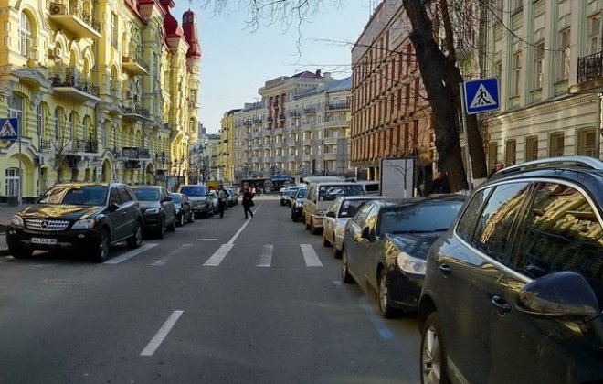 У ЄС посилили вимоги до зменшення викидів з автівок