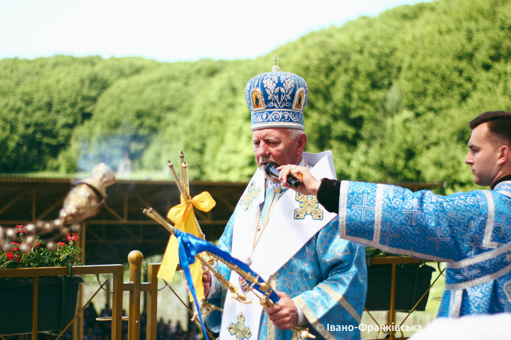 “Відважні вірою та любов’ю” – у Погоні відбулася проща випускників  (ФОТО)