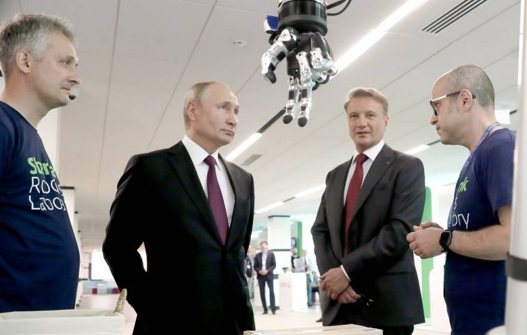 Путін мріє стати володарем світу