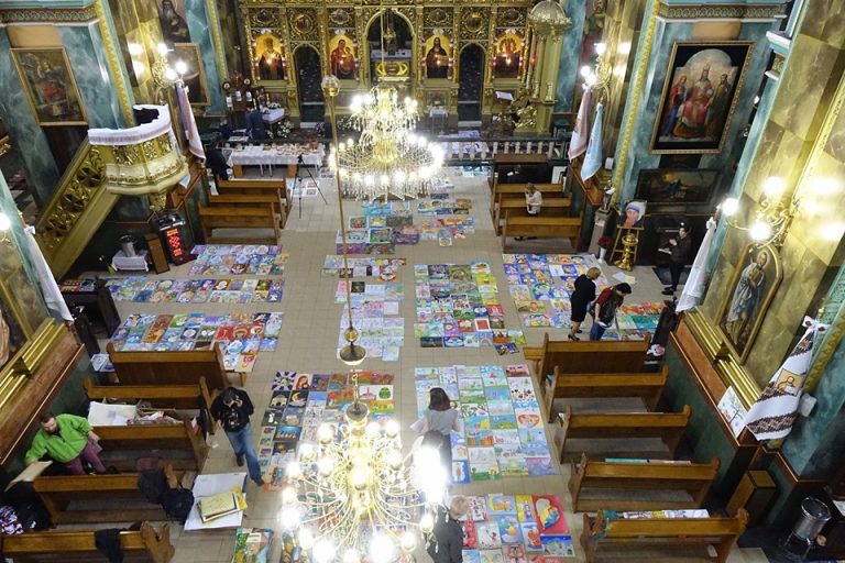 1700 картин маленьких художників з України та з-за кордону представили у Катедрі (ФОТО)