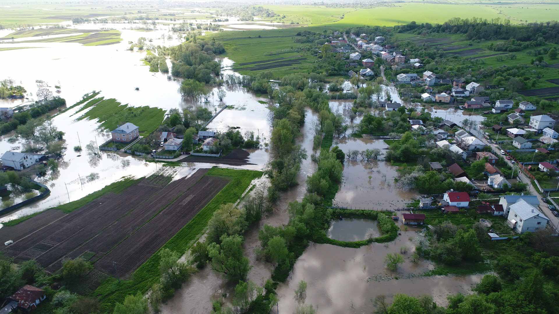 Наслідки стихії: світлини затопленої Тисмениці з дрона (ФОТОФАКТ)