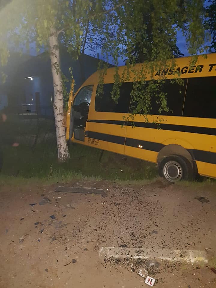 У Богородчанах через зіткнення легковика з мікроавтобусом загинула дитина (ФОТО)