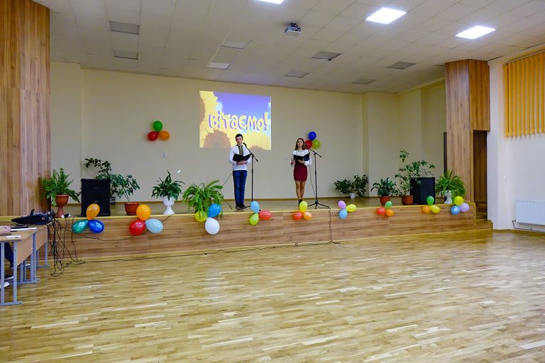 У франківській школі занедбану актову залу капітально відремонтували (ФОТО)
