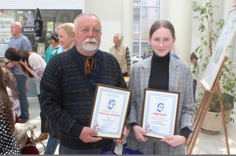 Долинянка перемогла на Всеукраїнському конкурсі учнівської творчості (ФОТО)