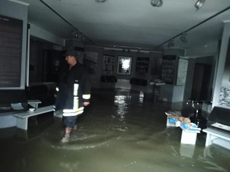 Музей “Дем’янів лаз” залило водою (ФОТОФАКТ)