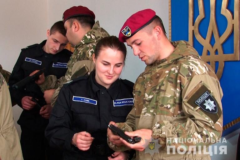 Майбутнім поліціянтам і пожежникам Польщі показали роботу прикарпатських колег (ФОТО, ВІДЕО)