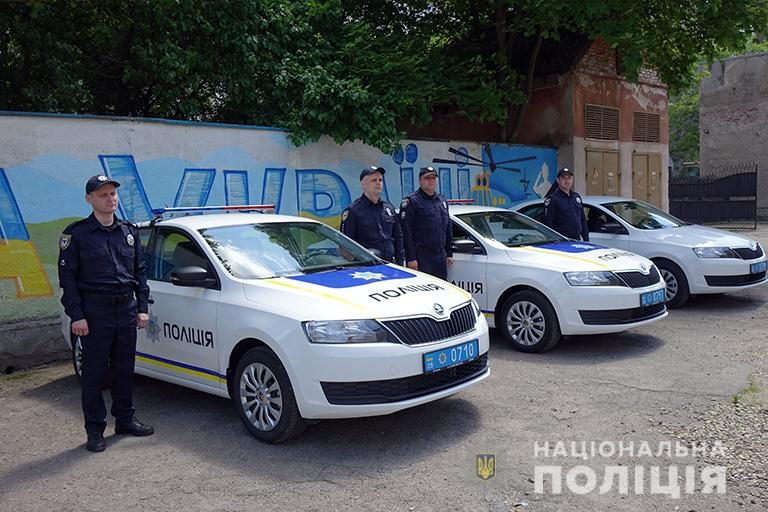 Прикарпатські поліціянти отримали нові службові автомобілі (ФОТО)