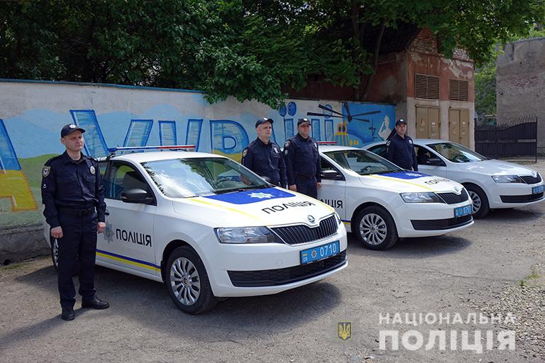 Прикарпатські поліціянти отримали нові службові автомобілі (ФОТО)