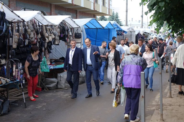 Марцінків просить пришвидшити темп ремонту центрального ринку (ФОТО)