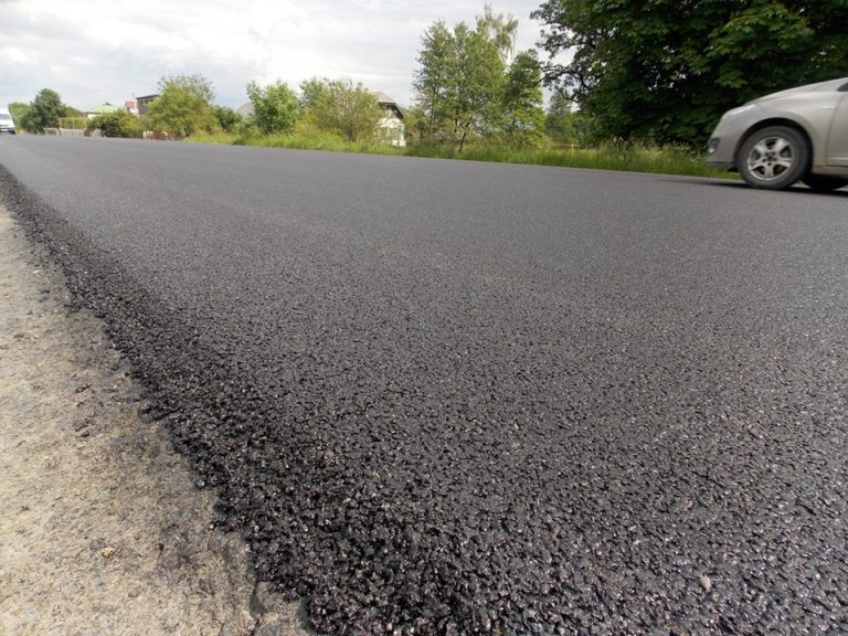 На Прикарпатті триває ремонт доріг державного значення (ФОТО)