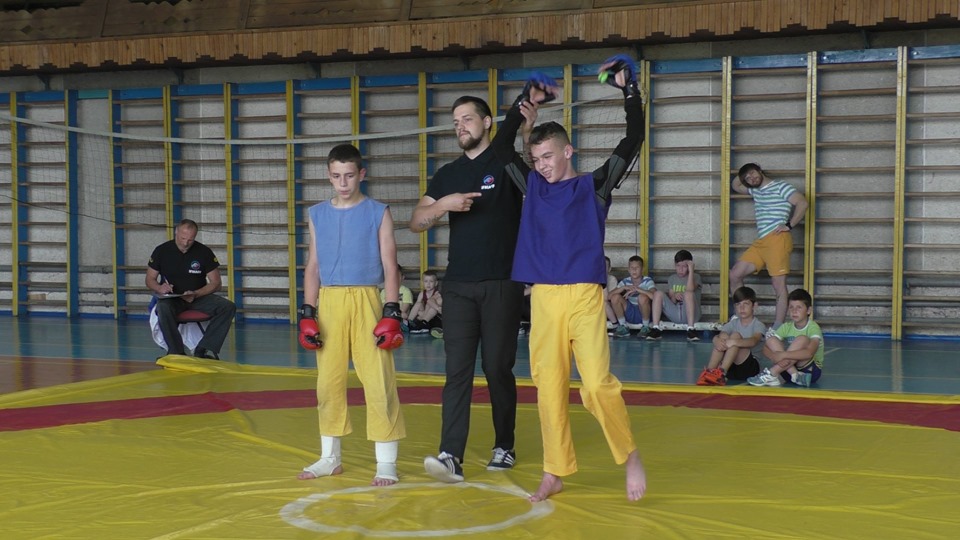 Відкритий чемпіонат Івано-Франківської області з фрі-файту стартував у Долині (ФОТО)