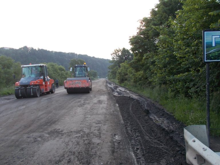 На Прикарпатті продовжують ремонтувати дорогу державного значення Стрий-Мамалига (ФОТО)