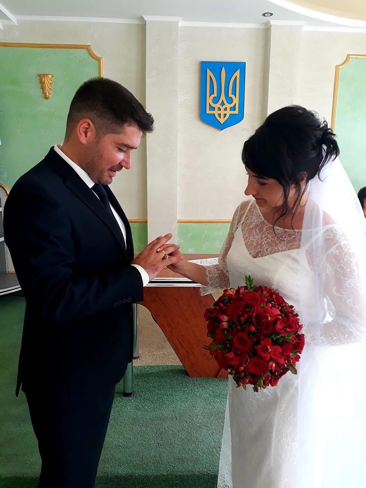 В Івано-Франківській міській раді – на одного холостяка менше (ФОТОФАКТ)