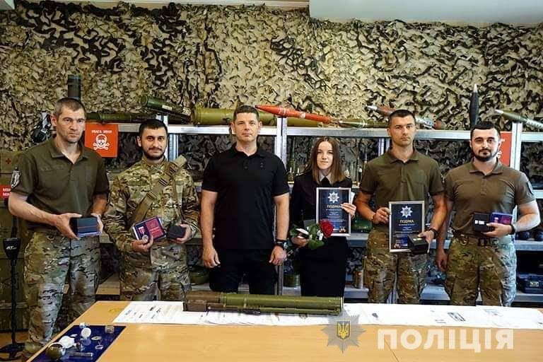 Прикарпатських вибухотехніків відзначили нагородами «За відвагу та мужність» (ФОТО)