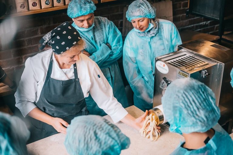 Після перевірки Держпродспоживслужби та штрафу “FABBRICA” кличе на екскурсію